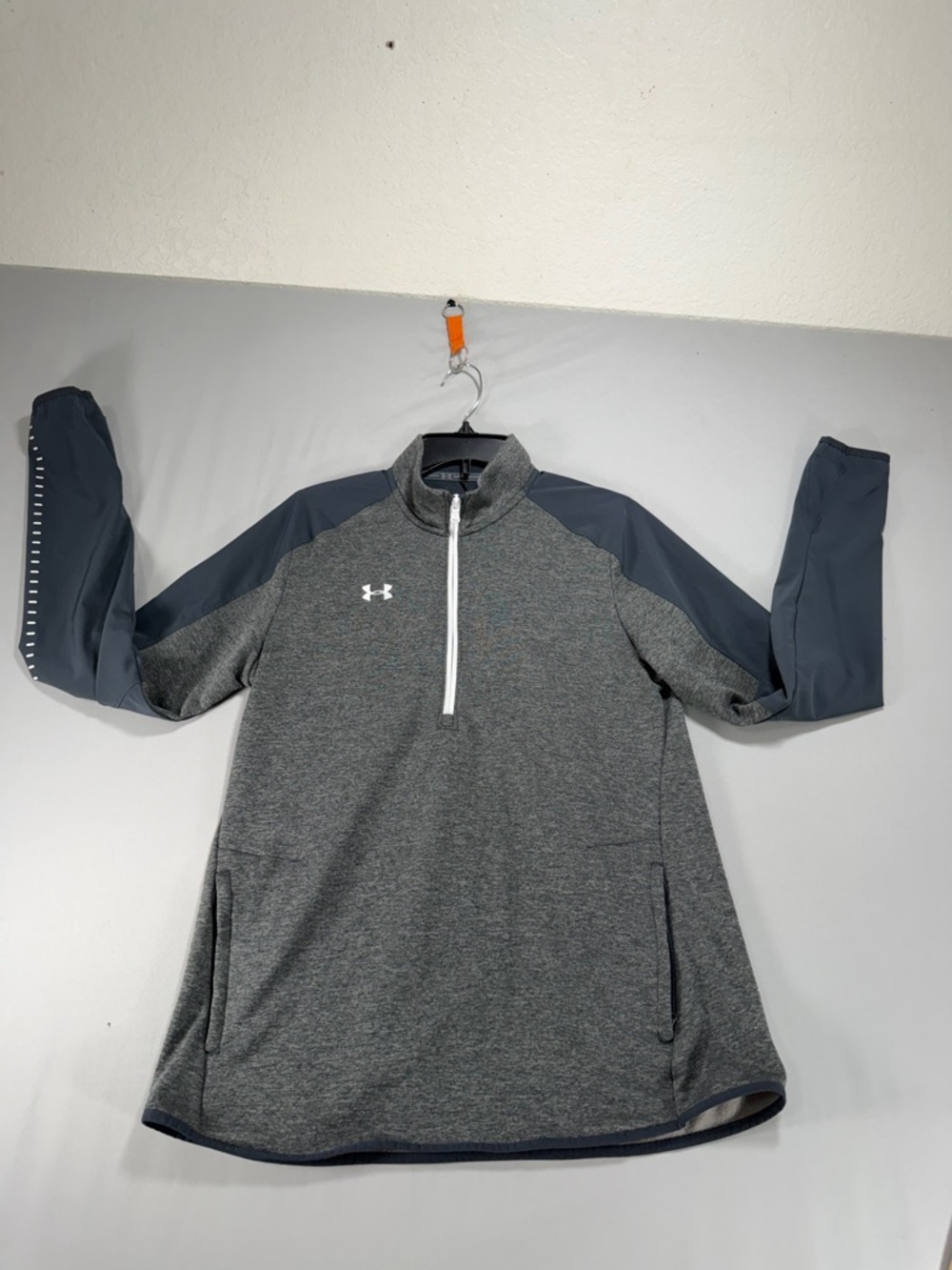 Men’s Under Armour Cold Gear Gray Pullover Long Sleeve Sweater Size Large